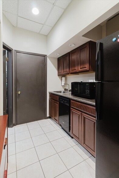 More Photos Of 611 Druid Rd E, Clearwater Office For Sale