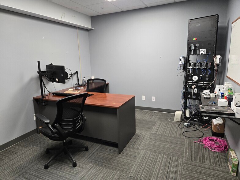 More Photos Of 2085 Humphrey St, Fort Wayne Loft Creative Space For Lease