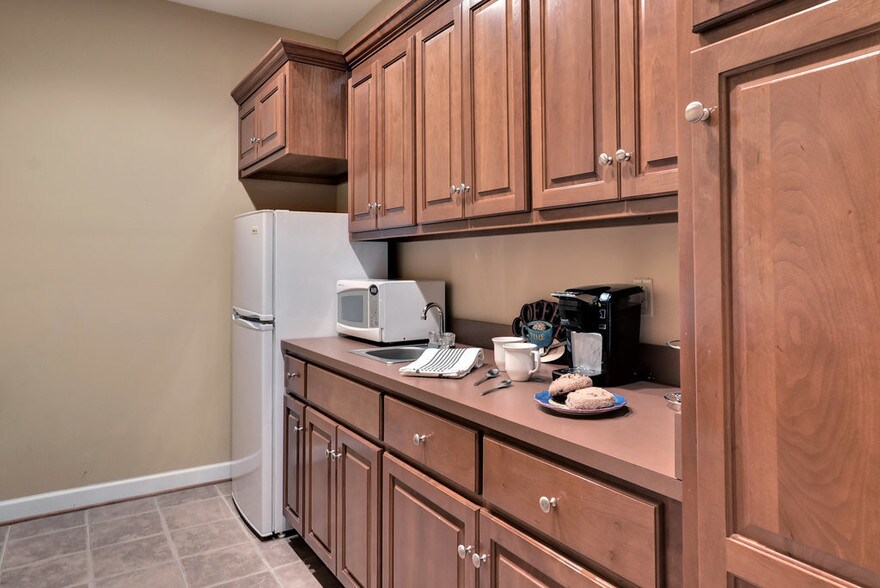 More Photos Of 12610 Patrick Henry Dr, Newport News Office For Sale