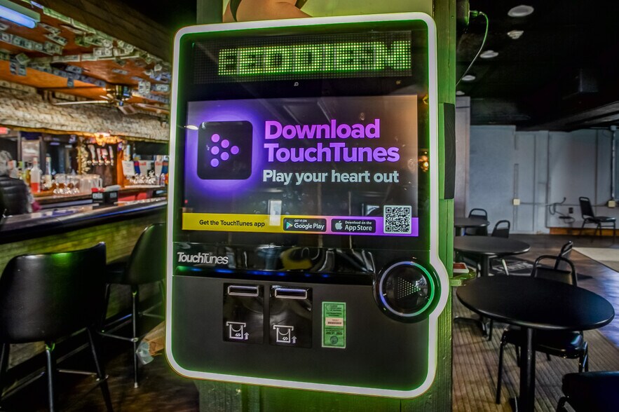 More Photos Of 220 N Old Route 66, Litchfield Restaurant For Sale