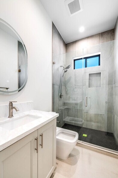 More Photos Of 5954 Simpson Ave, Valley Village Apartments For Sale