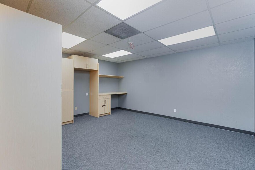 More Photos Of 872 E Sahara Ave, Las Vegas Medical For Lease