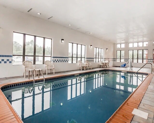 More Photos Of 109 Matthews Ln, Sikeston Hotel For Sale