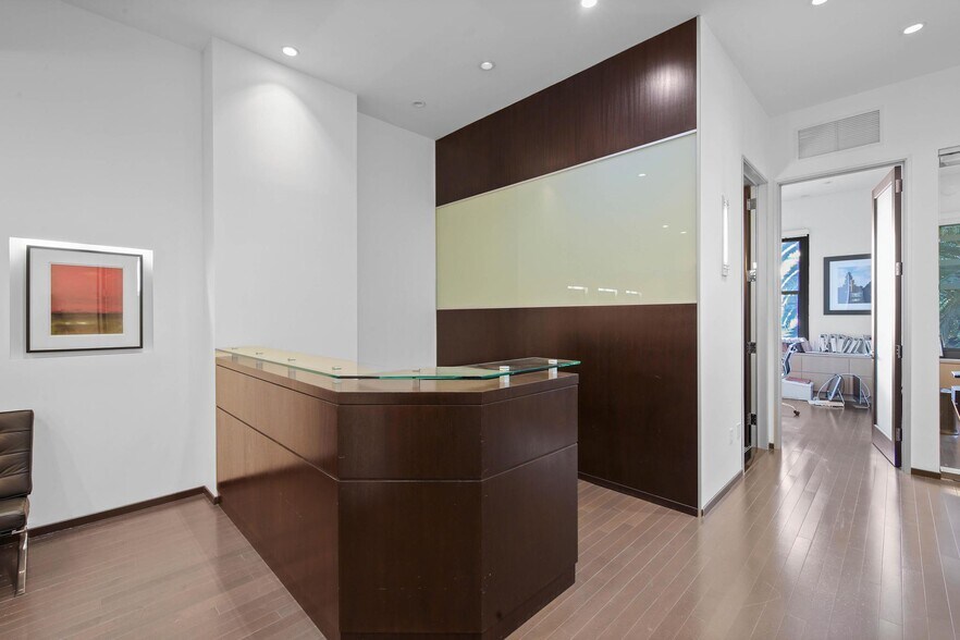 More Photos Of 1645 Vine St, Hollywood Loft Creative Space For Lease