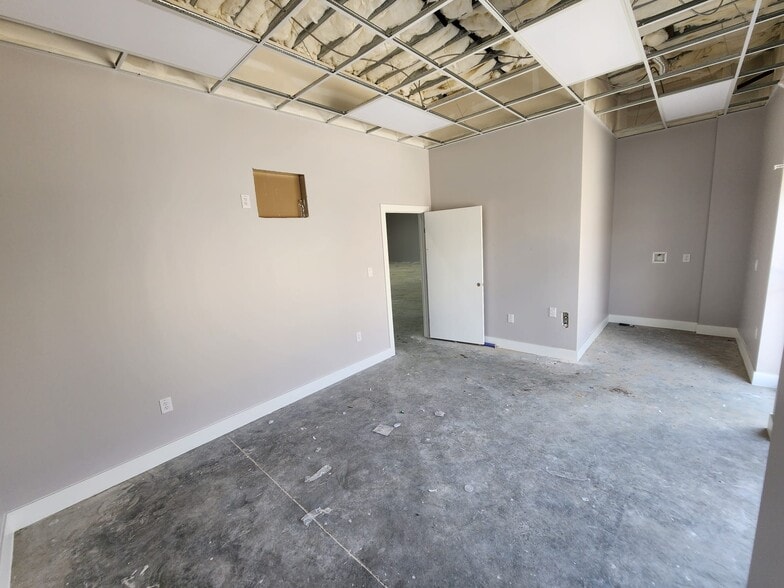 More Photos Of 9334 Ronda Ln, Houston Industrial For Lease