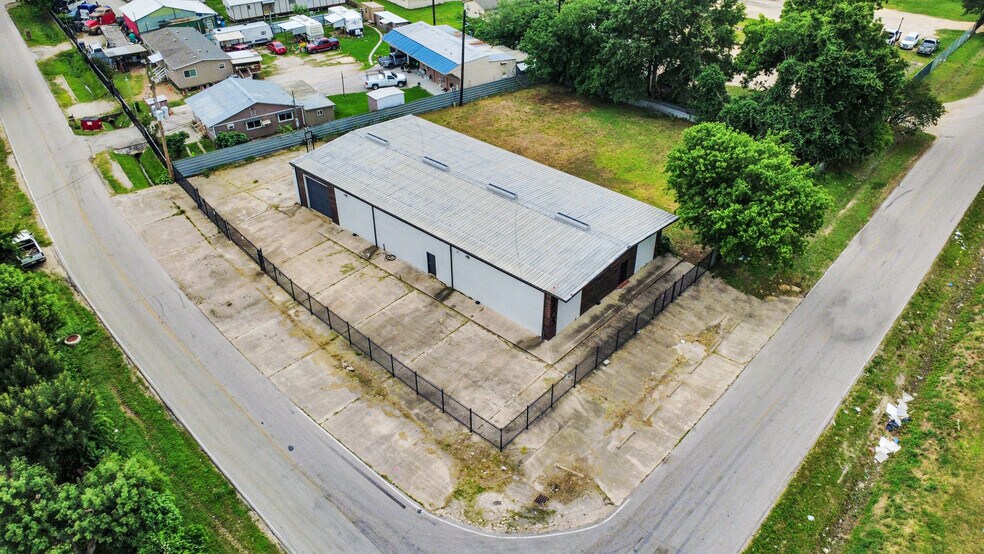 More Photos Of 8603 Shoal Creek Dr, Houston Warehouse For Sale