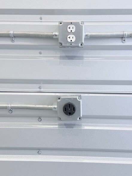 More Photos Of 49751 Oates Ln, Coachella Parking Garage For Sale