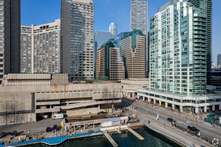 More Photos Of 10 Bay St, Toronto Office For Lease