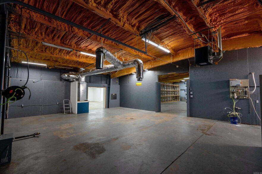 More Photos Of 119 Gemar, Pangburn Industrial For Sale