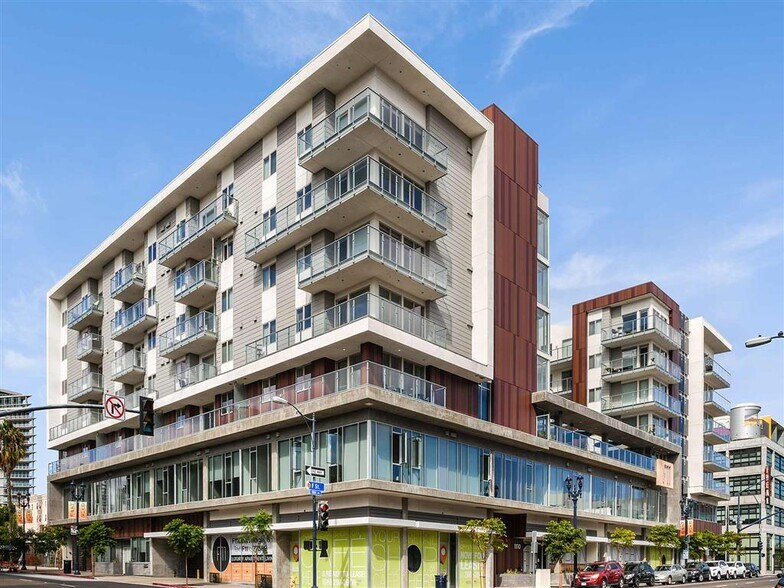 More Photos Of 1110 F St, San Diego Apartments For Lease