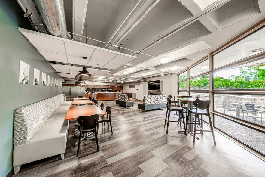 More Photos Of 13600 Bishops Ct, Brookfield Office For Lease