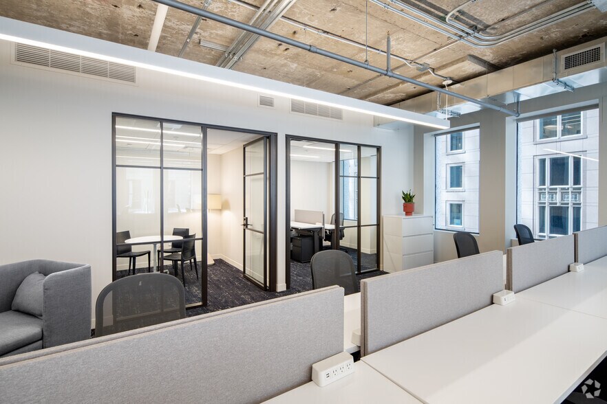 More Photos Of 311 W Monroe St, Chicago Coworking Space