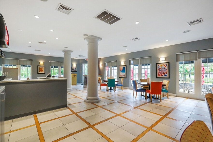 More Photos Of 34 W Merchant St, Audubon Restaurant For Sale