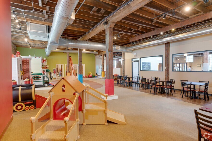 More Photos Of 1809 W Webster Ave, Chicago General Retail For Sale