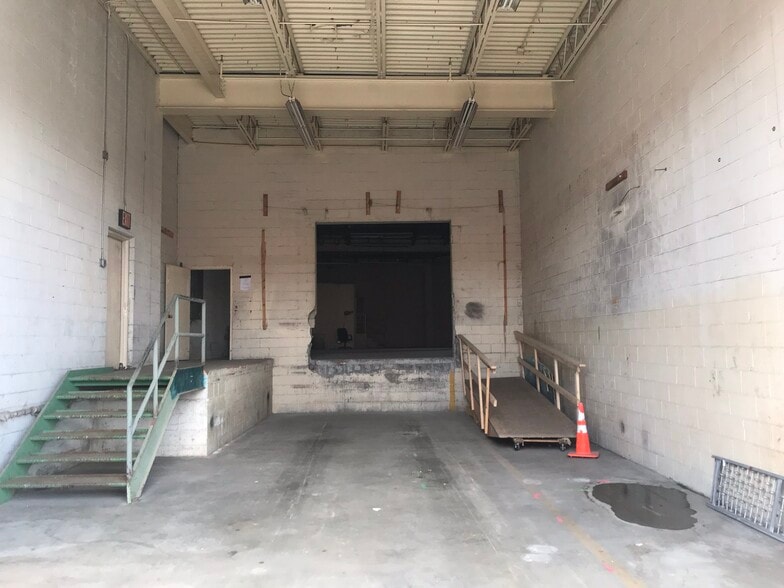 More Photos Of 50-25 35th St, Long Island City Manufacturing For Lease