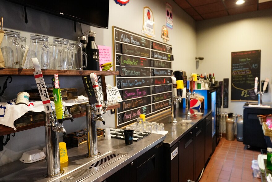 More Photos Of 101 Court Sq, Abbeville Restaurant For Sale