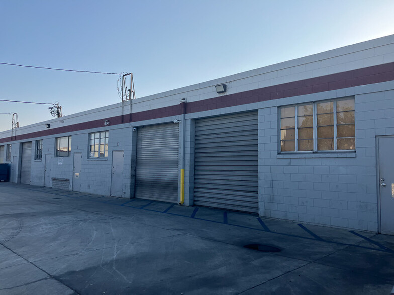 Primary Photo Of 13036 Los Nietos Rd, Santa Fe Springs Manufacturing For Lease