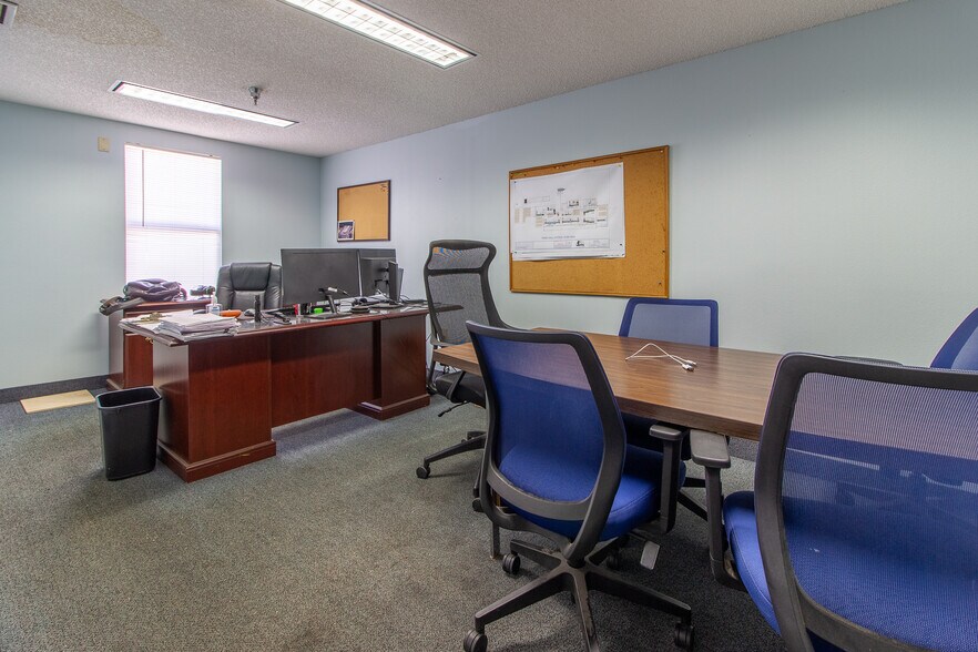 More Photos Of 310 Cypress Rd, Ocala Manufacturing For Lease