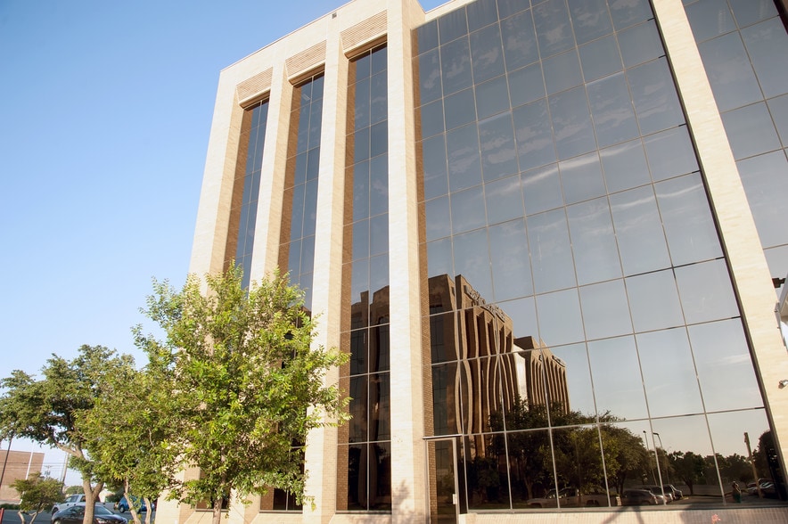 More Photos Of 1 Village Dr, Abilene Office For Lease