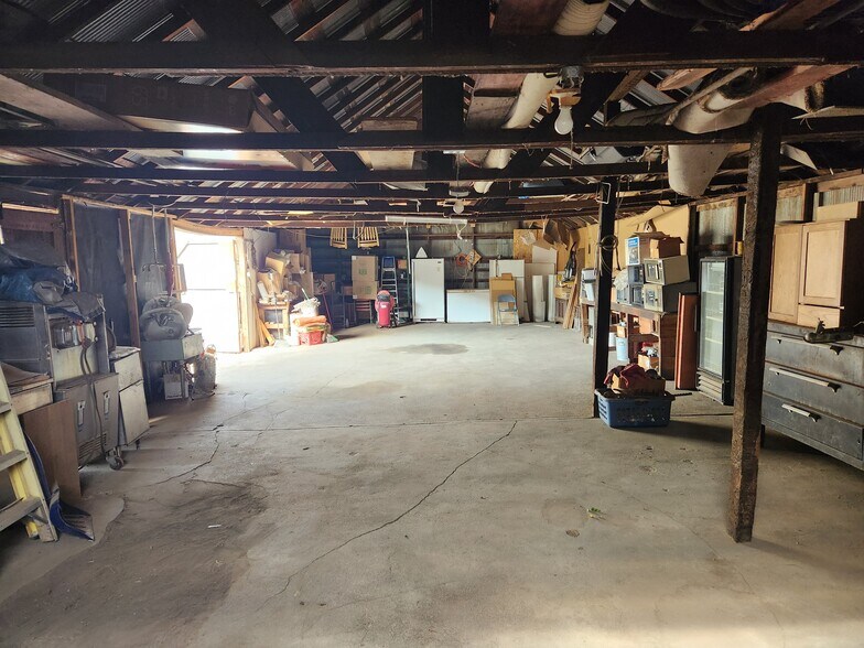 Primary Photo Of 101 Main St, Wiggins General Retail For Sale