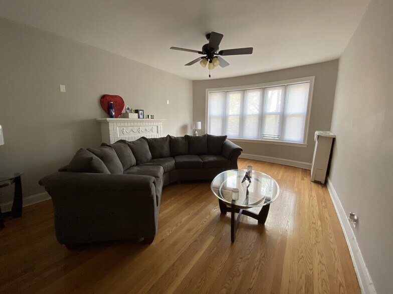 More Photos Of 7600 S Phillips Ave, Chicago Apartments For Sale