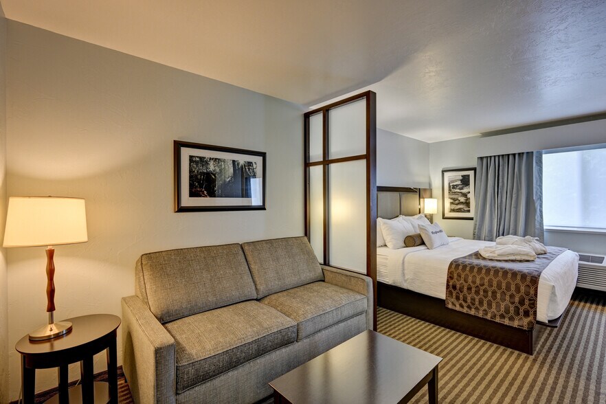 More Photos Of 733 US Highway 24 N, Buena Vista Hotel For Sale