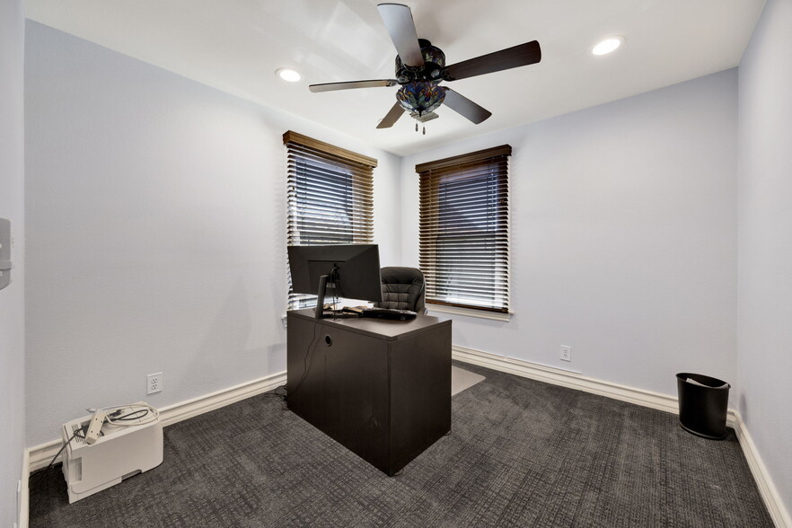 More Photos Of 620 W Foothill Blvd, Monrovia Office For Sale