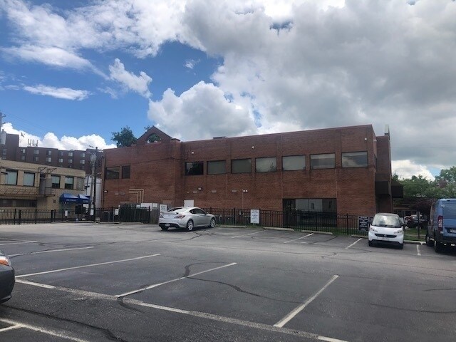 More Photos Of 2010 Madison Rd, Cincinnati Storefront Retail Office For Lease