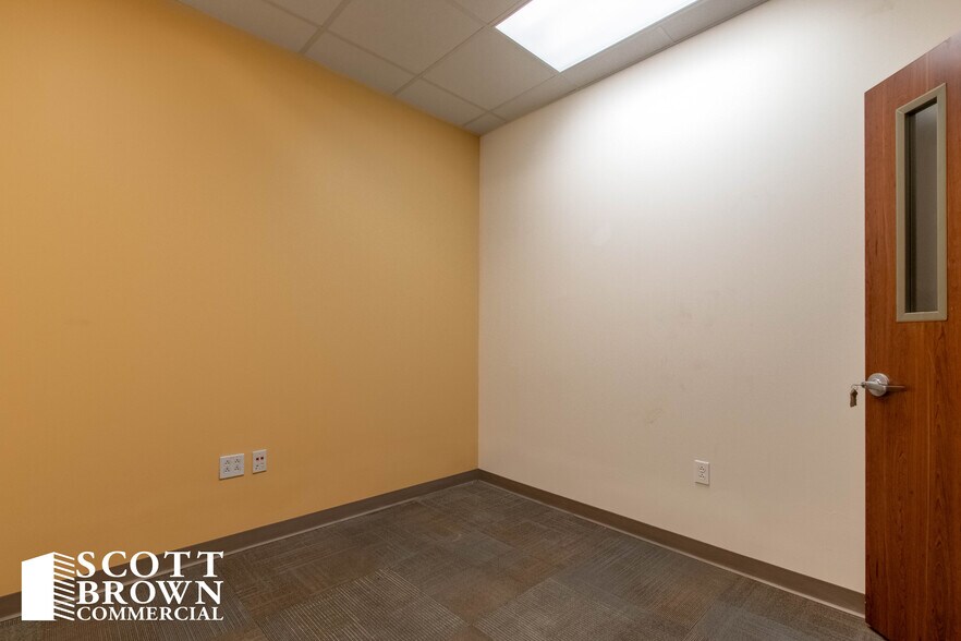 More Photos Of 2700 Village Pky, Highland Village Office For Lease