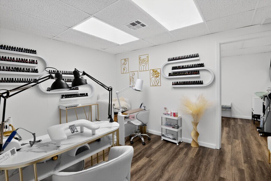 More Photos Of 815 S Central Ave, Glendale Office For Sale