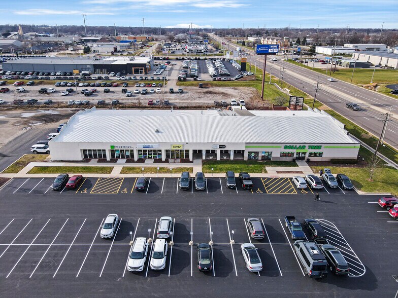 More Photos Of 1603 Morrissey Dr, Bloomington Storefront For Lease