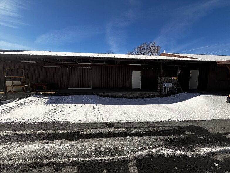 More Photos Of 522A S Main St, Broadway Flex For Sale