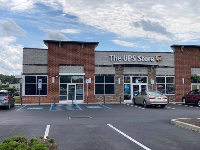 Primary Photo Of 1002 Logan Blvd, Altoona Freestanding For Lease