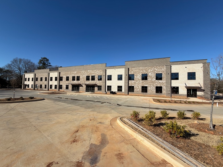 More Photos Of 411 Lakeshore Pky, Rock Hill Warehouse For Lease