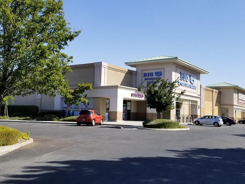 More Photos Of 4859 Lone Tree Way, Antioch Freestanding For Lease