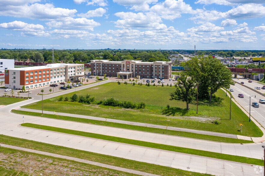 More Photos Of 16630 Southfield Rd, Allen Park Restaurant For Lease