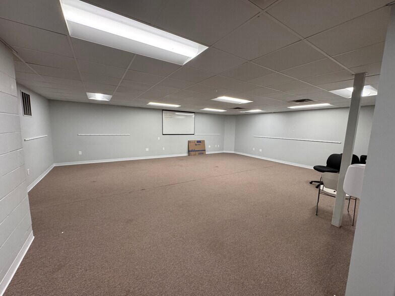 More Photos Of 99 Danville Corner Rd, Auburn Office For Lease