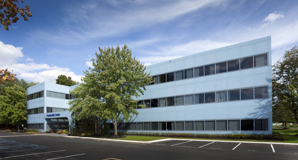 More Photos Of 293 Eisenhower Pky, Livingston Office For Lease