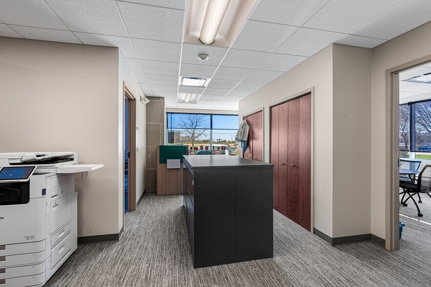 More Photos Of 4400 Calumet Ave, Manitowoc Office For Sale