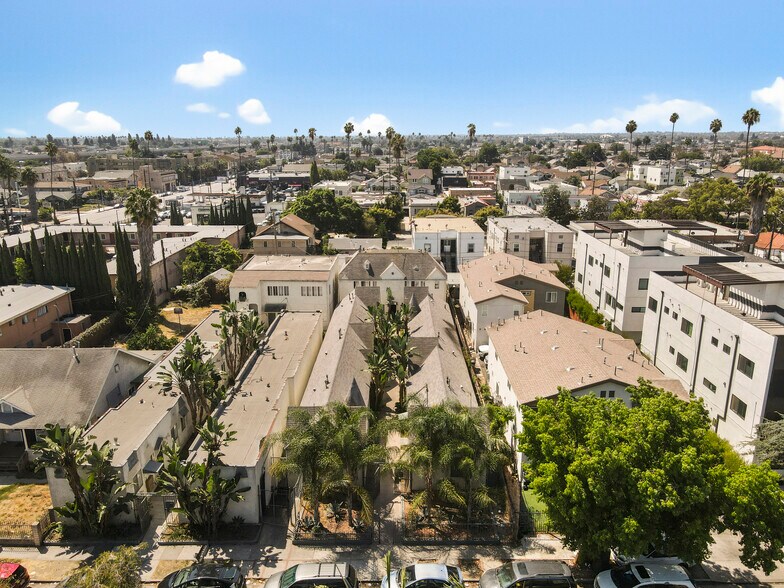More Photos Of 526-534 W 47th St, Los Angeles Apartments For Sale