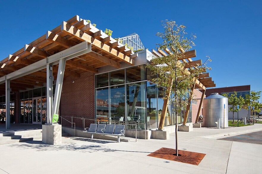 More Photos Of 435 Ionia Ave SW, Grand Rapids Freestanding For Lease