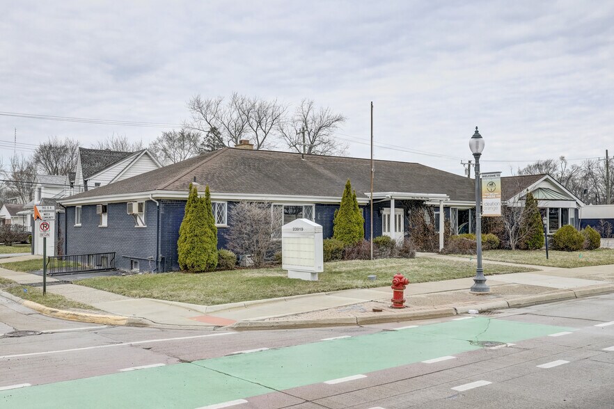 Primary Photo Of 23919 John R Rd, Hazel Park Freestanding For Sale