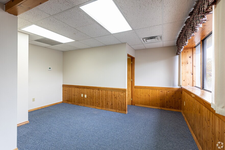 More Photos Of 20-26 N Main St, Southington Loft Creative Space For Lease