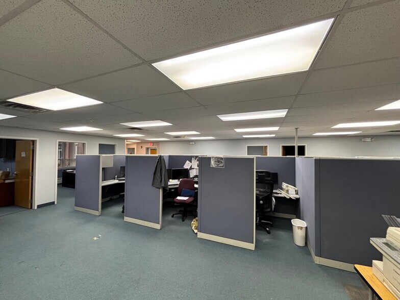 More Photos Of 1654 King St, Enfield Office For Lease