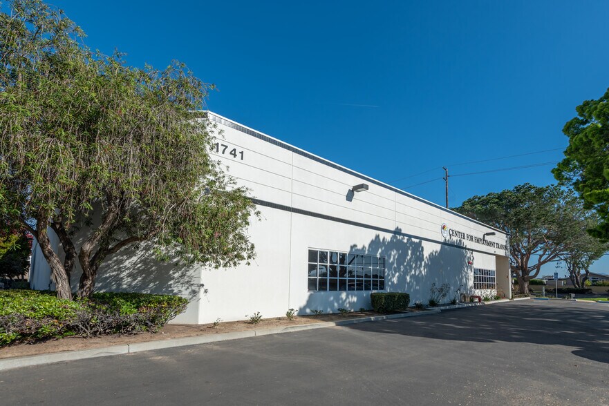 More Photos Of 1741 Fiske Pl, Oxnard Warehouse For Sale