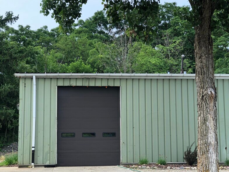 More Photos Of 4355 Hickory Ridge Ave, Brunswick Warehouse For Sale