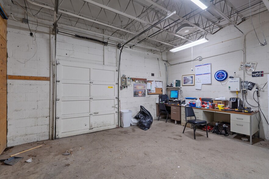 More Photos Of 34 Wright Ave, Auburn Truck Terminal For Sale