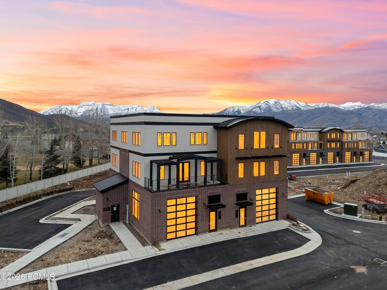 More Photos Of 1922 S Highway 40, Heber City Showroom For Sale