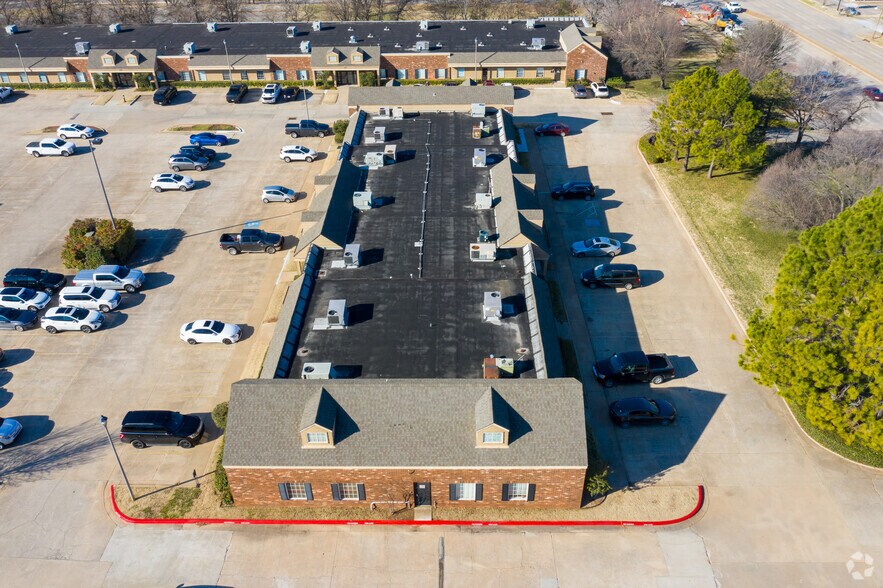 More Photos Of 2502-2532 E 71st St, Tulsa Office For Lease