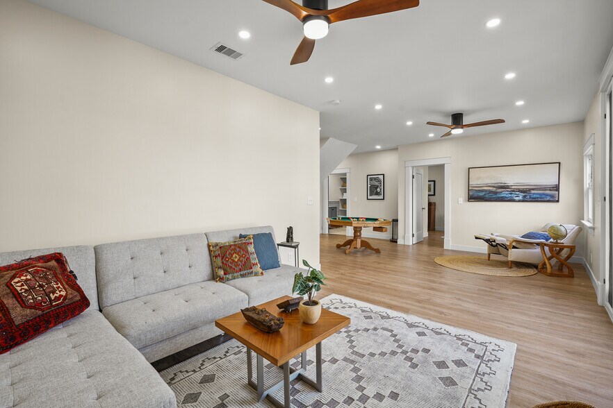 More Photos Of 844 E Kensington Rd, Los Angeles Specialty For Sale